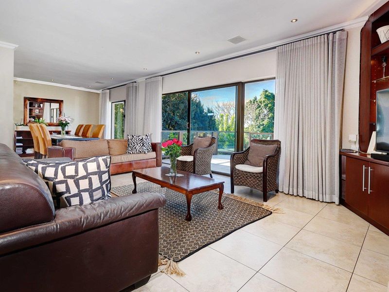 A Home of Stature, Sunlight &  Views - Photo 4