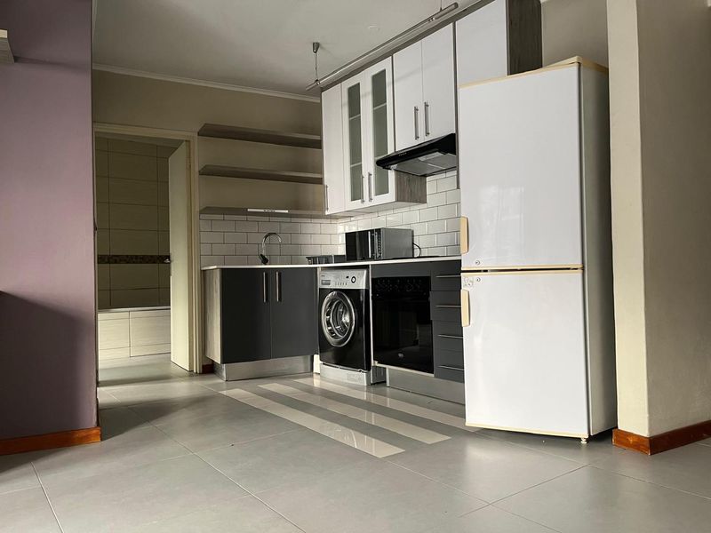 Modern 2 Bedroom in the Heart of Hatfield - Photo 4