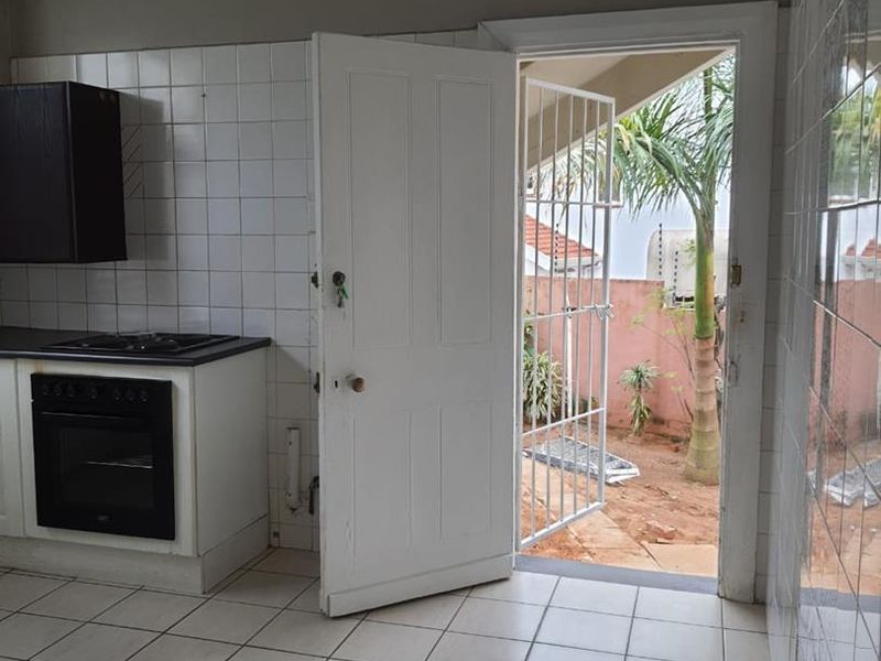 Ground Floor Maisonette in Essenwood - Photo 9