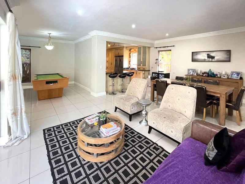 Prestigious Four Bedroom Home in Excellent Estate - Photo 8