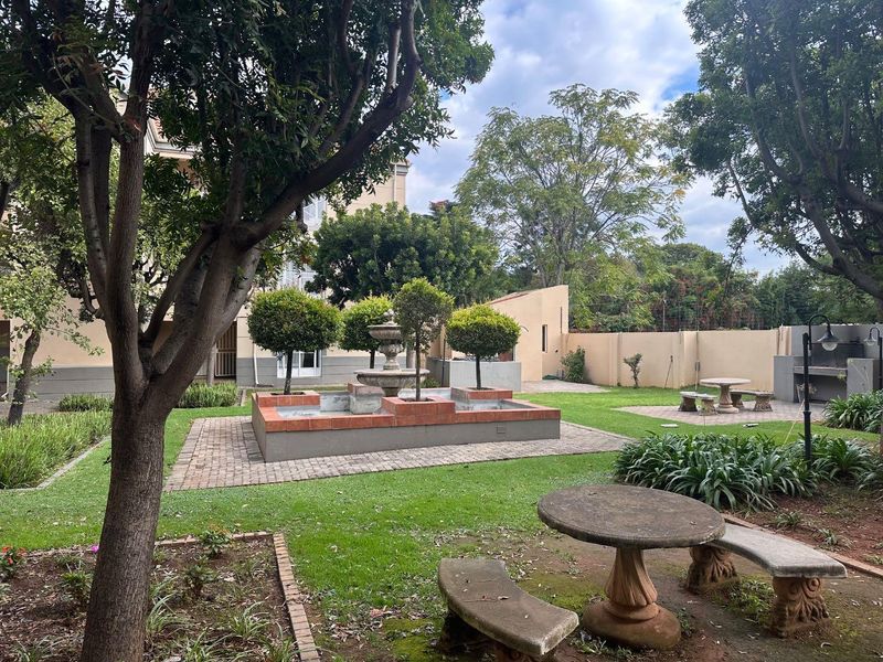 Modern bachelors unit! - Photo 8