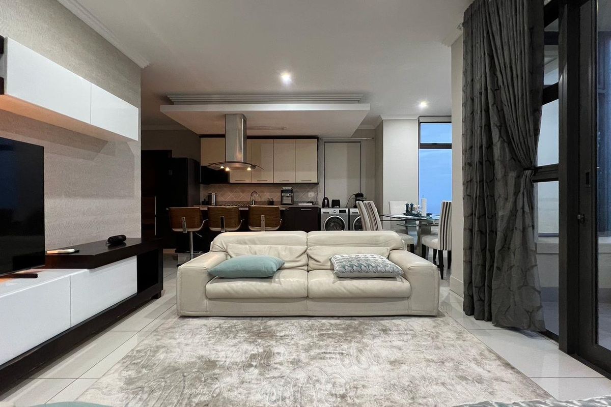 LUXURIOUS, ELEGANT  SECURE  FURNISHED APARTMENT - Photo 2