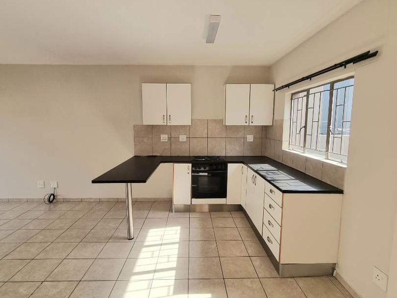 KHOMASDAL EXT 28 | 2 BEDROOM TOWNHOUSES FOR SALE| LANTANA COURT - Photo 7