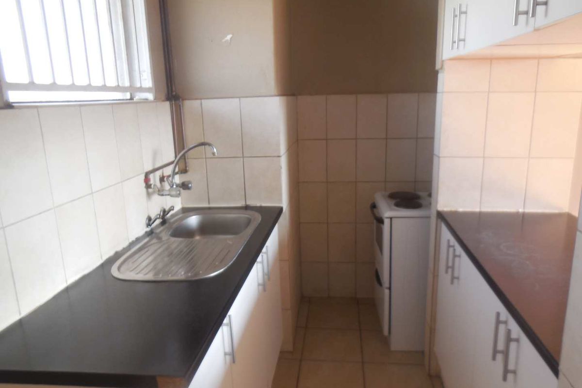 x1 Bedroom apartment at Maryn Flats - Photo 3