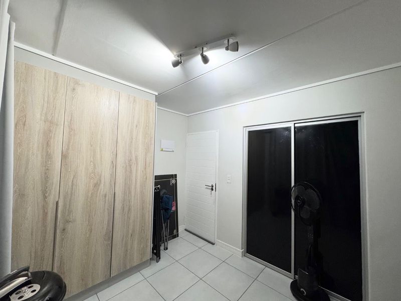 Ground Floor 2 Bedroom Apartment with Private Garden - Photo 10