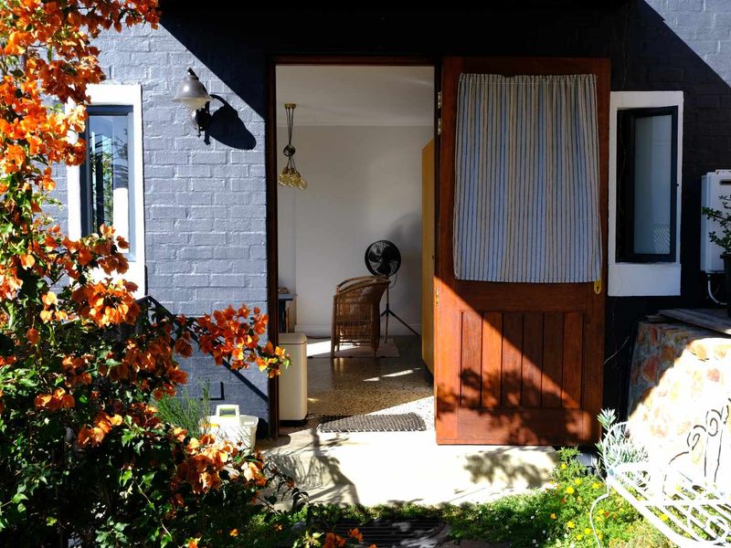 North Facing Fully Furnished Studio Apartment on Fish Hoek Mountain - Photo 4