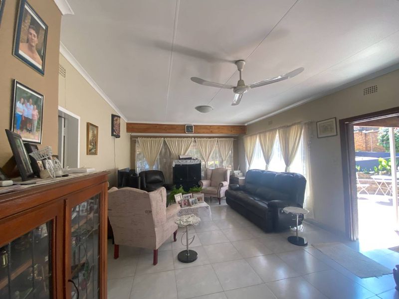 Family Home – Space, Style & Entertaining! - Photo 5