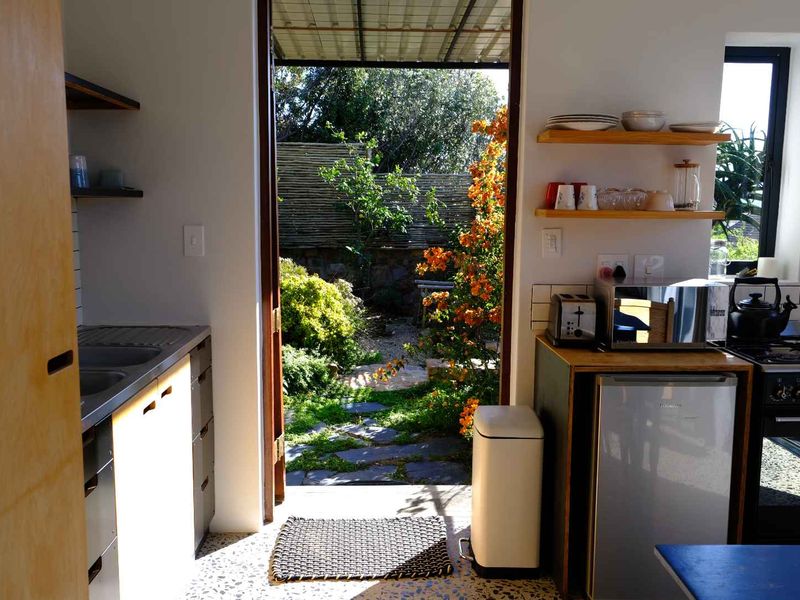North Facing Fully Furnished Studio Apartment on Fish Hoek Mountain - Photo 6
