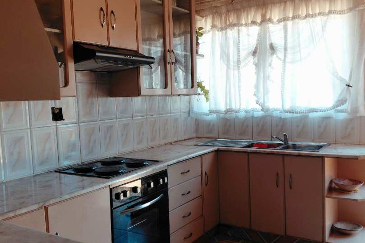 House in a double stand - Photo 2