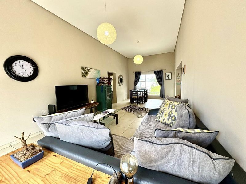 3 Bedroom House For Sale in Elisenheim - Photo 3