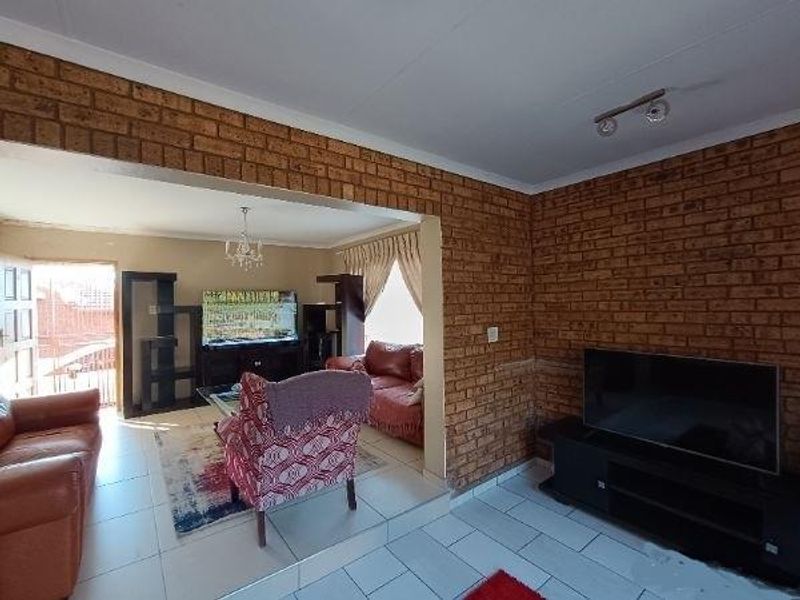 AMBERFIELD - CENTURION - 3 BEDROOM HOUSE - Photo 10