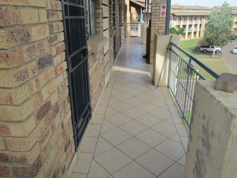 BACHELOR FLAT TO RENT IN KARENPARK - Photo 6
