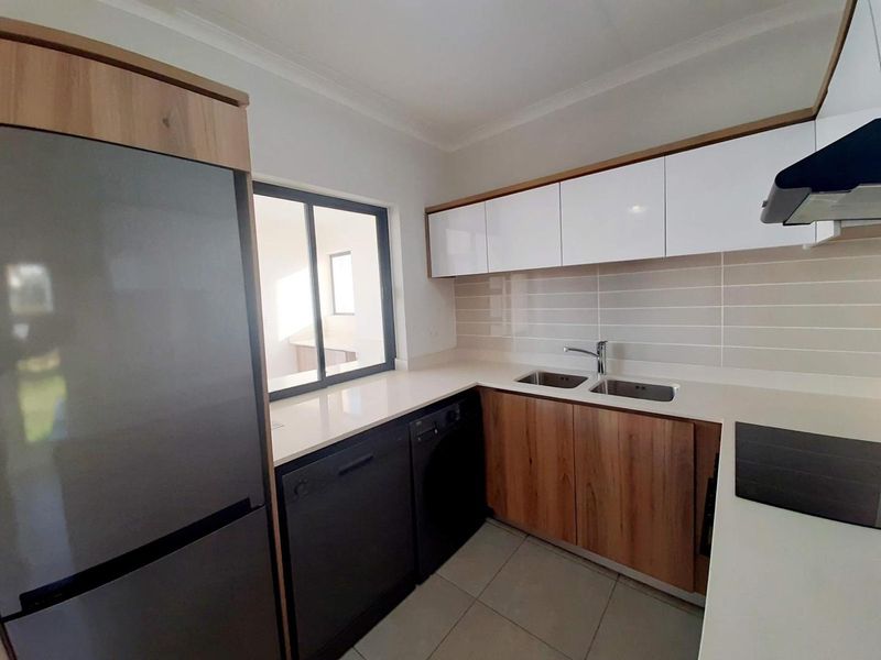 Modern 3 Bedroom Apartment to Rent in Ballito - Photo 8
