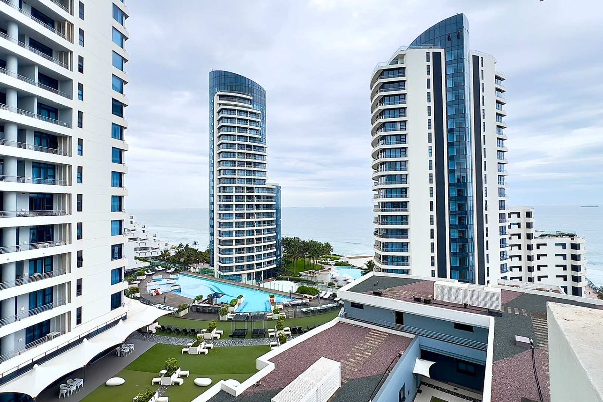 3 BEDROOM | 3 BATHROOM SEA FACING APARTMENT FOR SALE at The Pearls of Umhlanga®️ - Photo 2