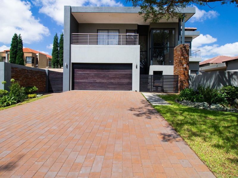 Exclusive La Como Estate: A Lifestyle of Elegance! - Photo 5