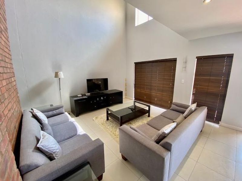 Luxury Fully Furnished 2bed Penthouse Apartment Morningside– FOR SALE - Photo 2