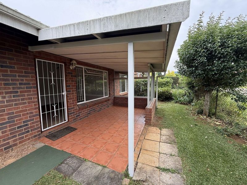 Easy, Comfortable Living in Amberglen - Photo 3