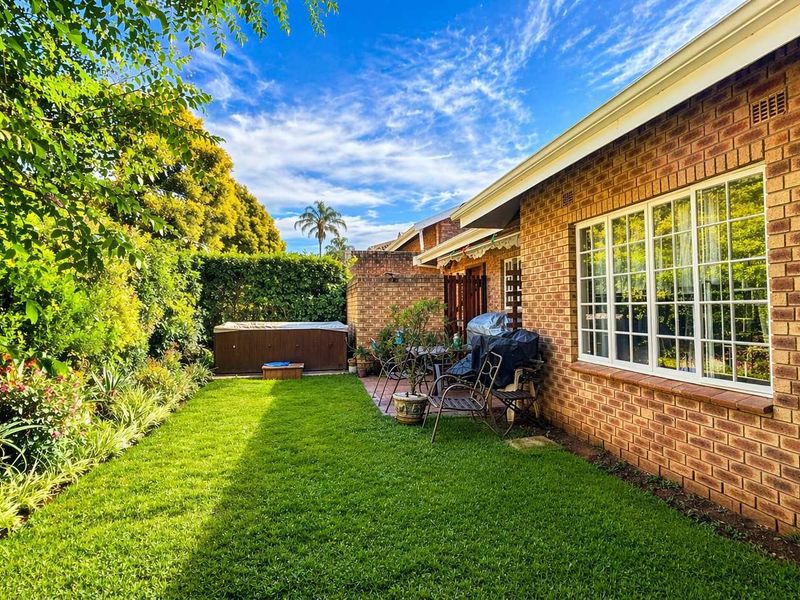 Peaceful 50+ Living with Space, Comfort & Charm  A Warm, Welcoming Home in a 50+ Community  Easy Living, Beautiful Gardens & Room to Relax - Photo 10