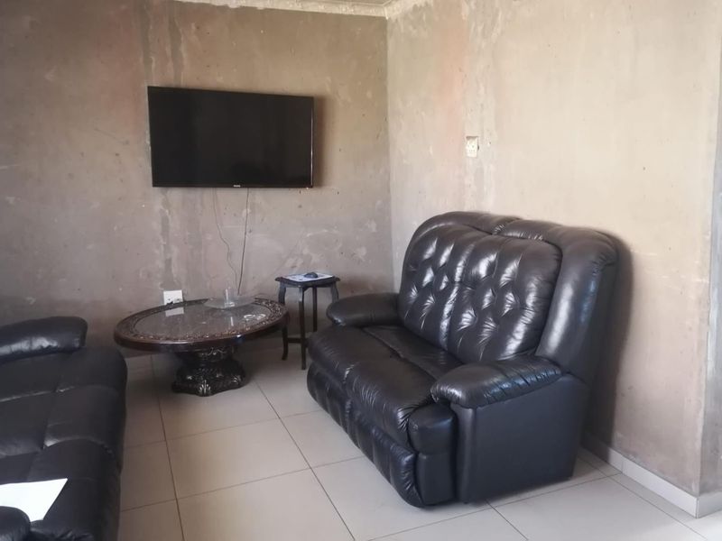 House For Sale in Orlando West, Soweto - Photo 4