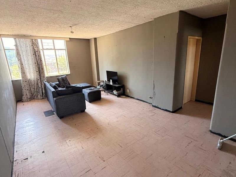 2 Bedroom Apartment in Kwaggasrand, Pretoria - Photo 8