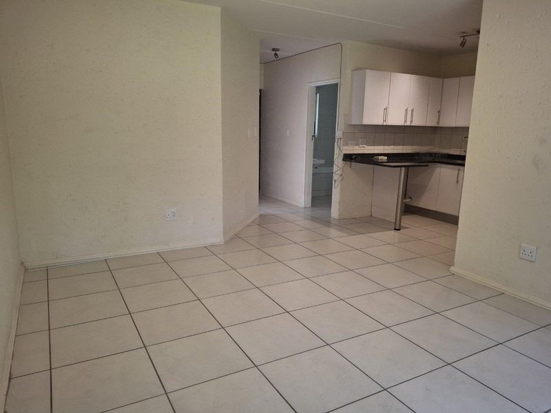 A LOVELY ONE BEDROOM GARDEN APARTMENT - Photo 8