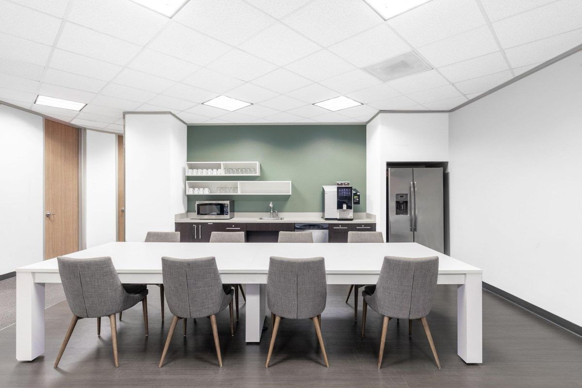 Access professional office space in Regus The Foundry - Photo 5