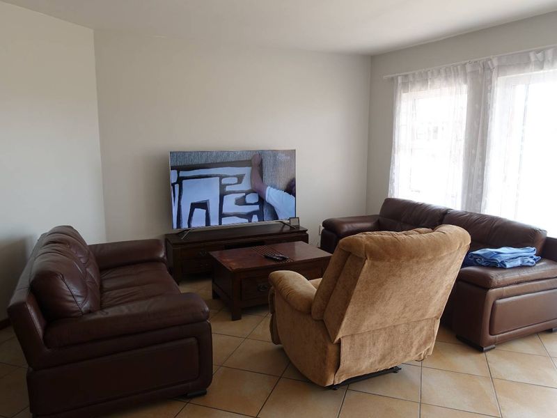 SPACIOUS APARTMENT WITH LARGE BALCONY - Photo 9