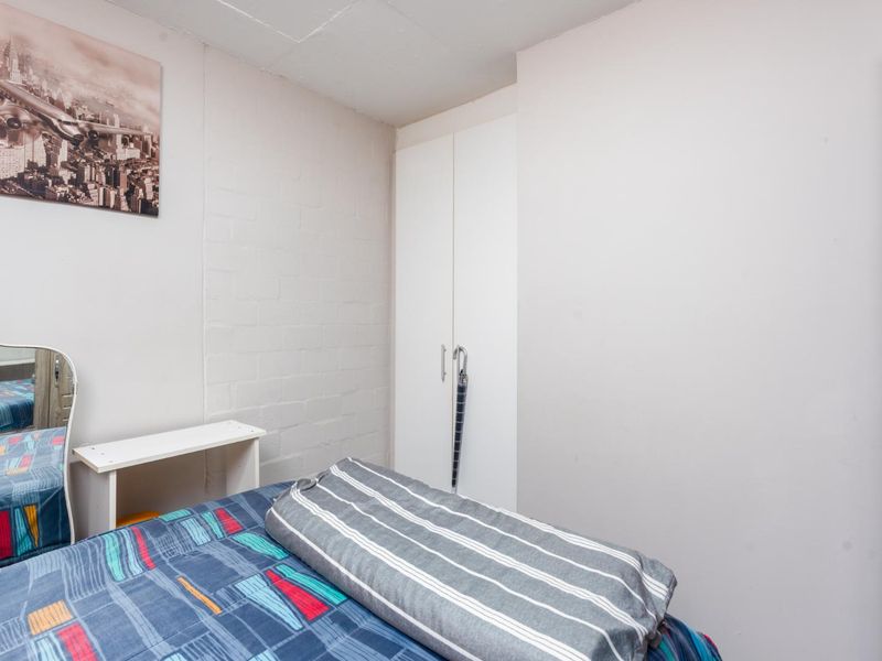 Convenience & Comfort: Perfect Flat for Young Professionals! - Photo 10