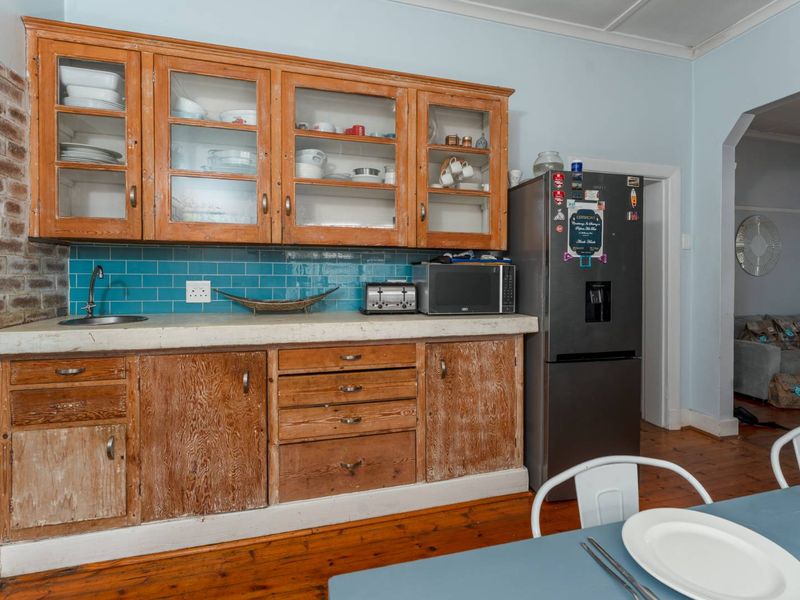 Charmimg Family home with Potential - Photo 7