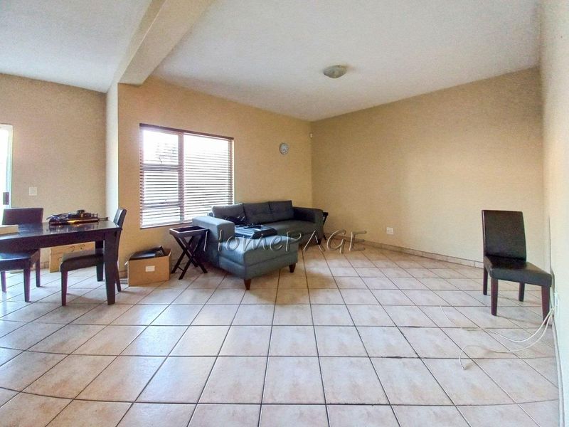 Central, Walvis Bay:  3 Bedr Duplex Unit is for Sale - Photo 5