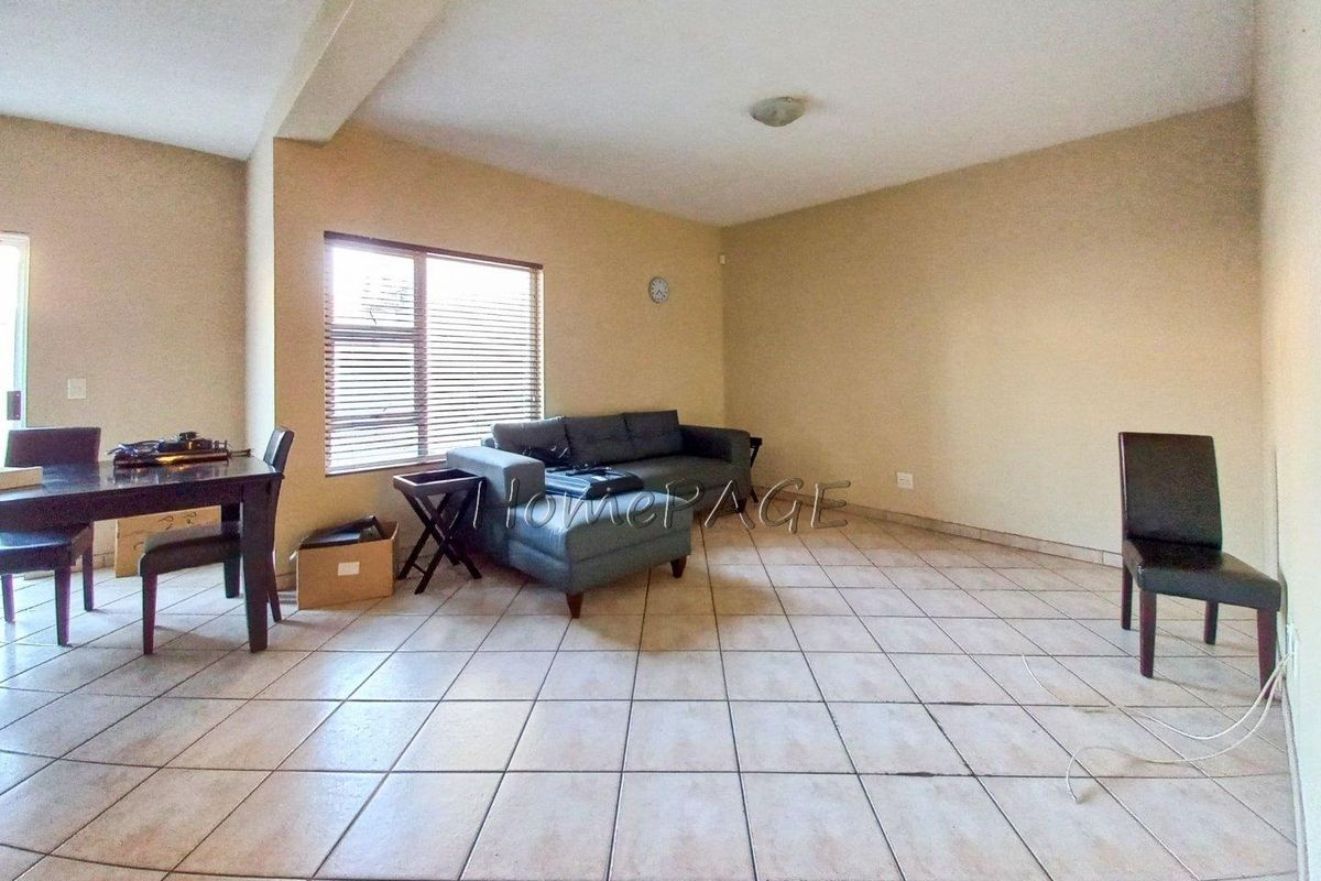 Central, Walvis Bay:  3 Bedr Duplex Unit is for Sale - Photo 5