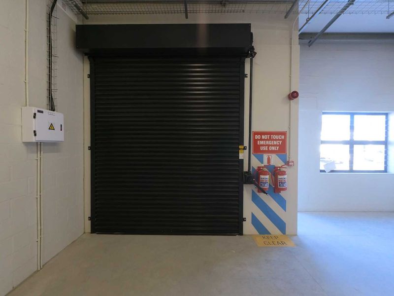 115sqm Warehouse space to let - Montague Gardens - Photo 8