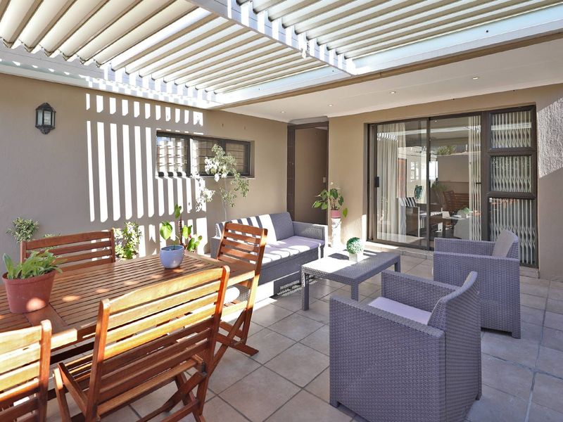 Lock up and go family home in the heart of Plattekloof. - Photo 9