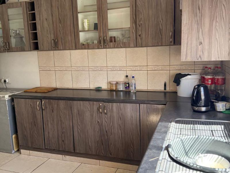 🏡 FAMILY HOME FOR SALE | GOLGOTHA - Photo 2