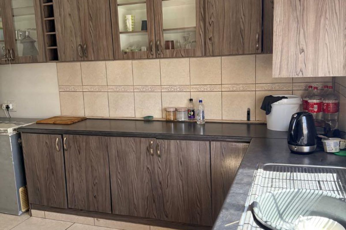 🏡 FAMILY HOME FOR SALE | GOLGOTHA - Photo 2