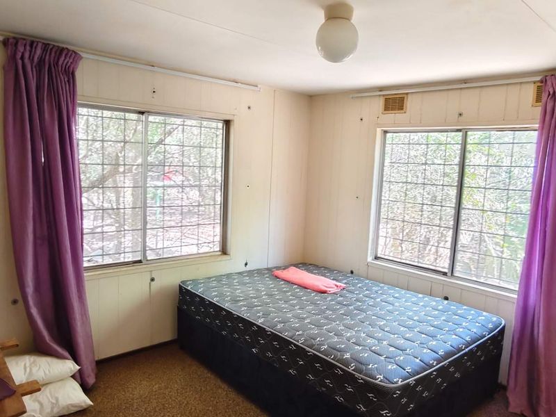 Charming Brick-Cladded Container Home: Perfect for Holiday Getaways or Small Families - Photo 8