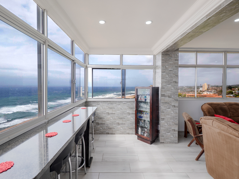 Breath taking views and on the beach - Photo 7