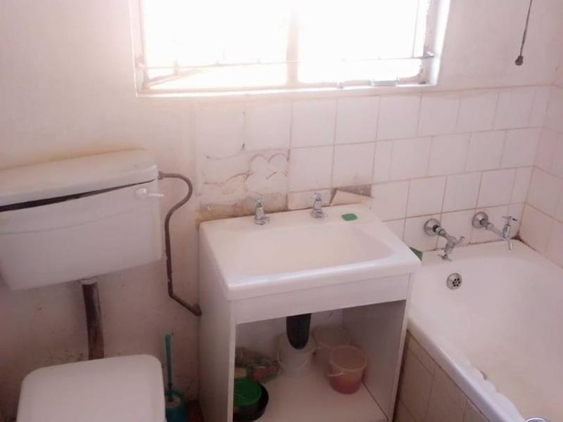 Quiet Street Living: Perfect for New Beginnings! - Photo 7