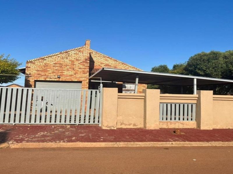 3 Bedroom House for Sale in  Soshanguve East - Photo 10