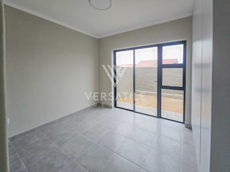 Single Level Townhouse - Photo 10