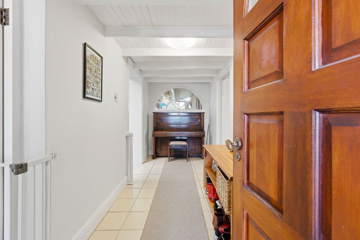 3–4 Bedroom Dreyersdal Family Home with Dual Living Option and Full Solar - Photo 2
