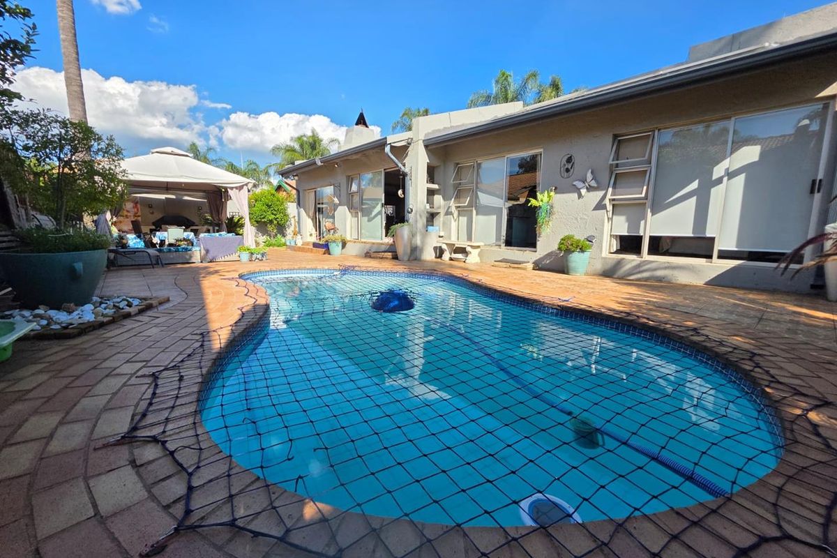 Relaxing Family Home - Photo 4