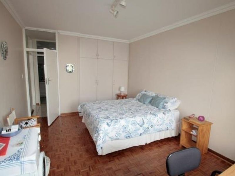 Spacious 123 sqm 2 bedroom apartment in Benmore - Photo 4