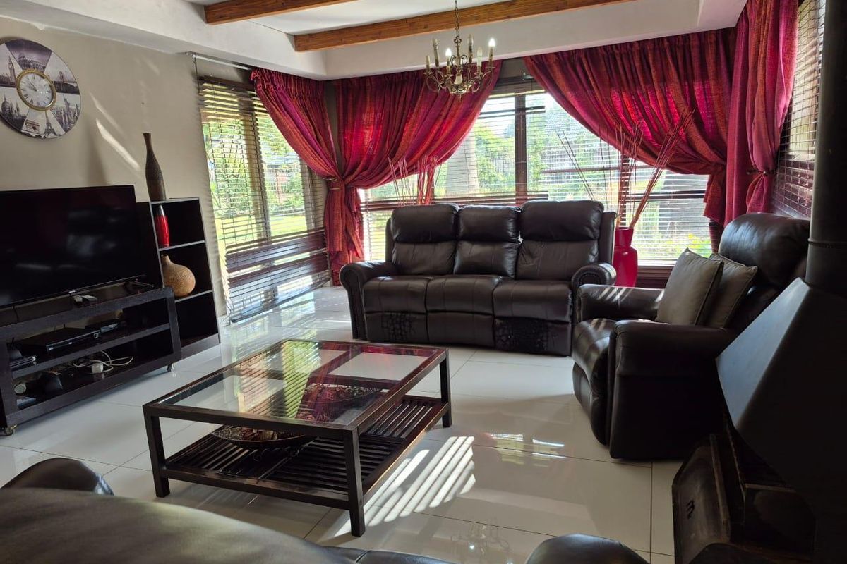 Large Family Home for Sale with Flatlet - Photo 4
