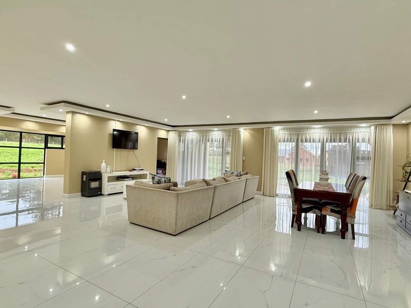 Luxury Family Home in Sakabula Estate - Photo 7