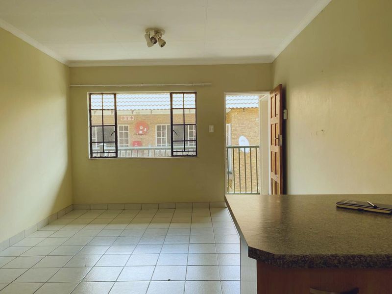 Investment Opportunity : 2 Bedroom Flat for Sale in Kempton Park!! - Photo 5