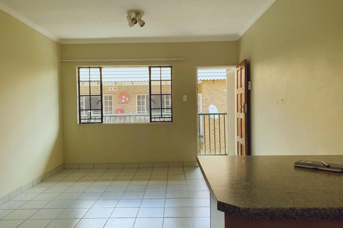 Investment Opportunity : 2 Bedroom Flat for Sale in Kempton Park!! - Photo 5