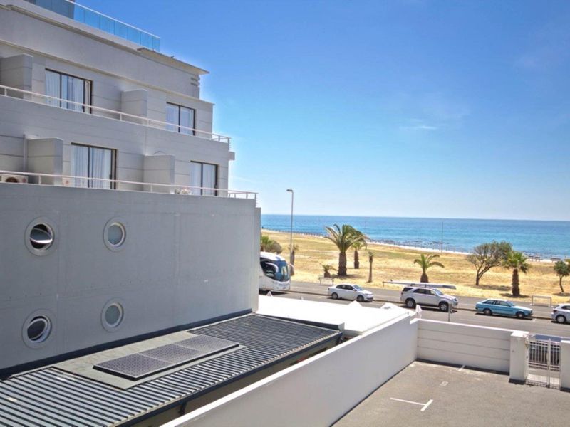 Modern Apartment in Mouille Point. - Photo 10
