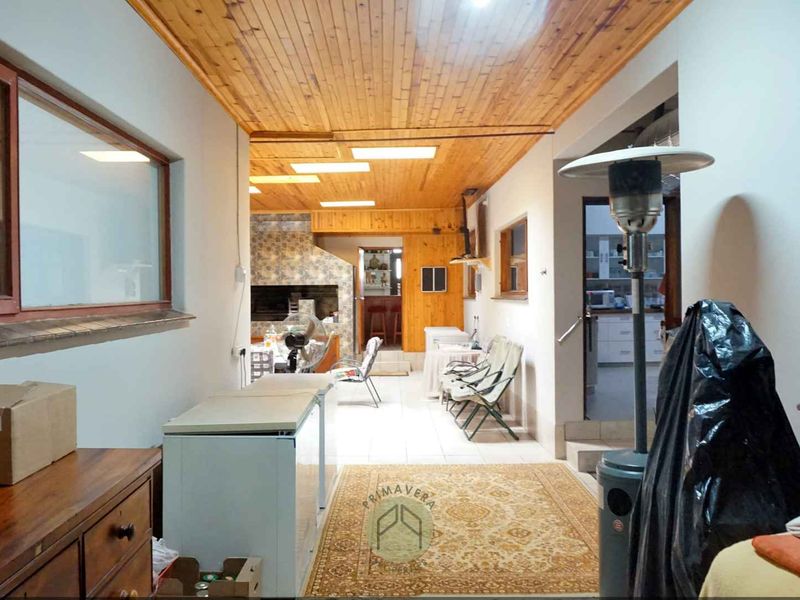 3 Bedroom OCEAN FRONT House With a 1 Bedroom Flat FOR SALE in Noord Duin, Henties Bay - Photo 10