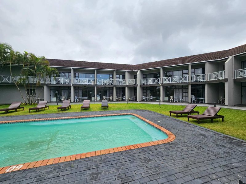 Unleash Your Coastal Business Dreams: A Prime Dual-Property Investment Opportunity in St Lucia, South Africa - Photo 7